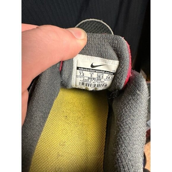 Nike Livestrong Black and Red Lace Up Low Top Running Sneakers Size 7.5US 5UK - Picture 6 of 6